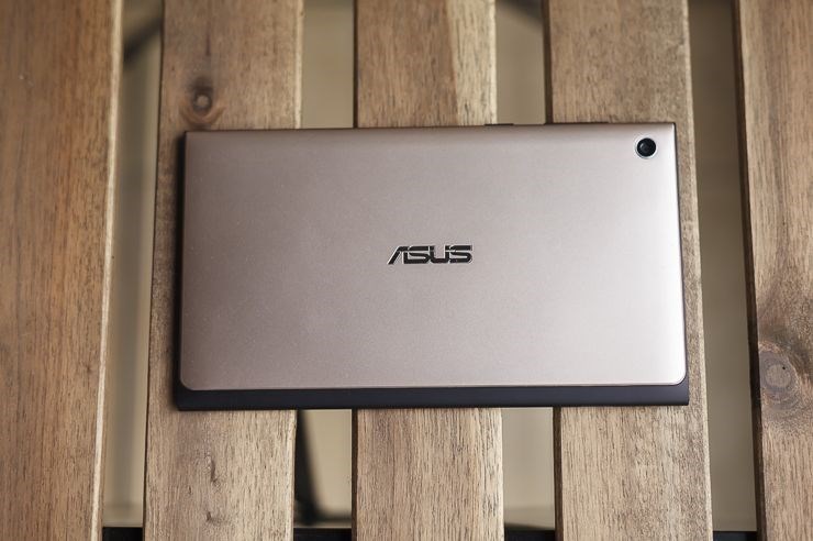 Asus MemoPad 7 ME572C test recenzija u ruci (2 of 8).jpg